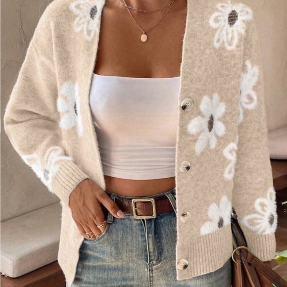 New V-neck floral print button-down cardigan sweater - Picture 2 of 5